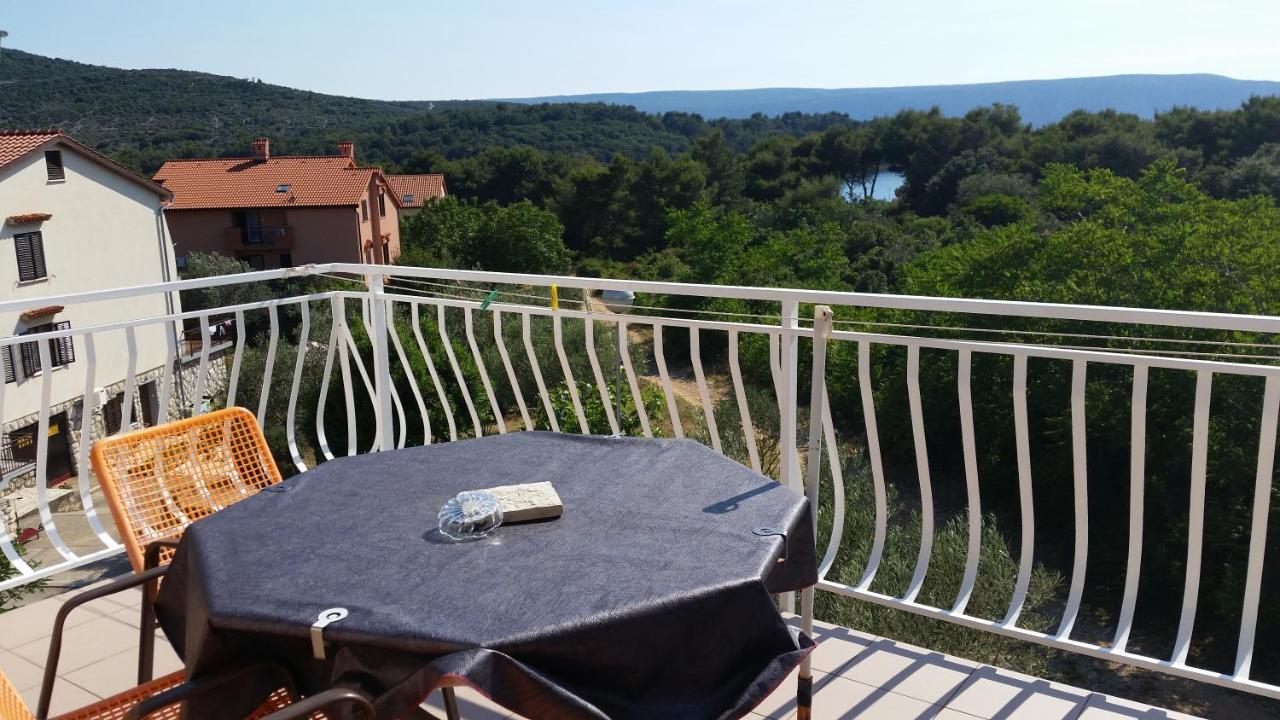 Apartmani Ana Schon Cres Dış mekan fotoğraf